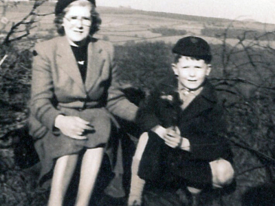 In-the-Derbyshire-country-side-with-Aunty-Margaret